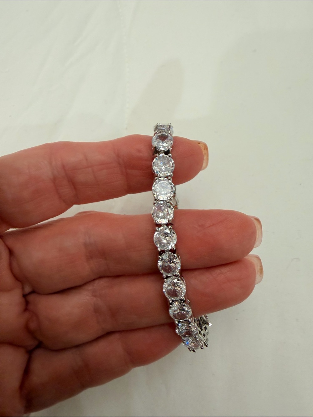 Classic Round-Cut White Crystal Silver Tennis Bracelet